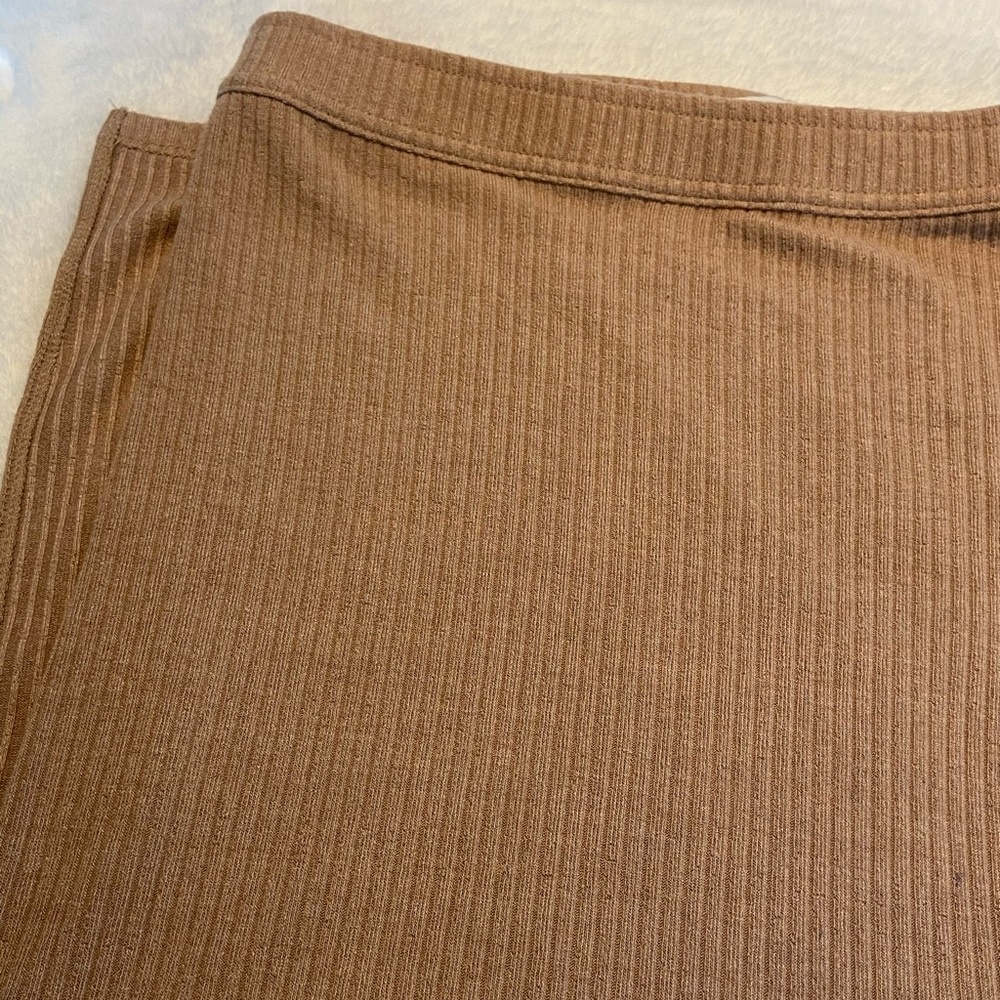 Abercrombie Ribbed MIDI Skirt
